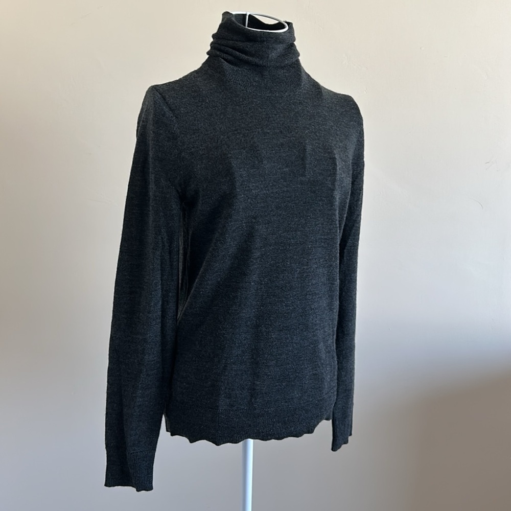Size S | Tahari Turtleneck Sweater – Soft 100% Extrafine Merino Wool
